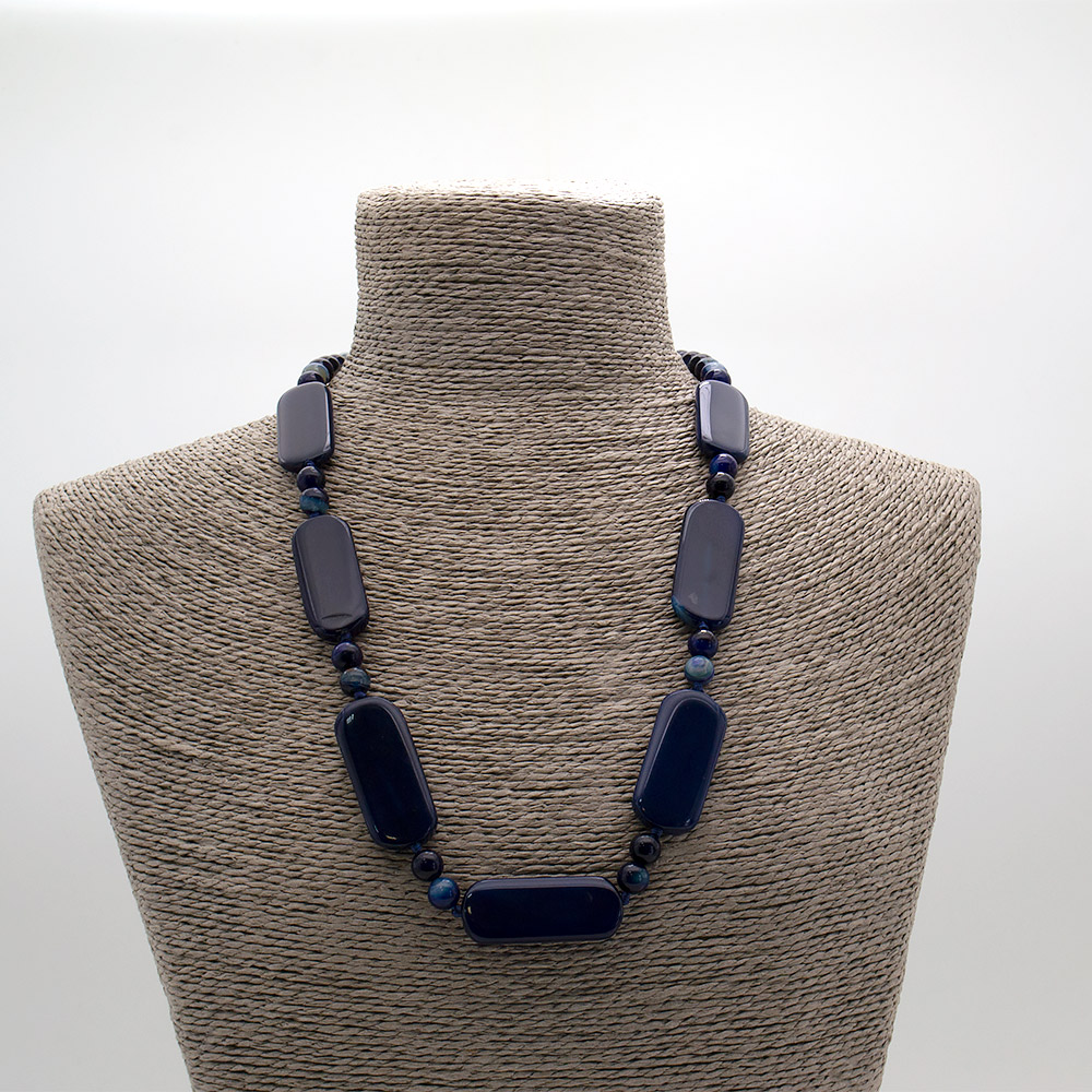 Фото товара бусы из агата тонированного синего прямоугольник 40*17 мм