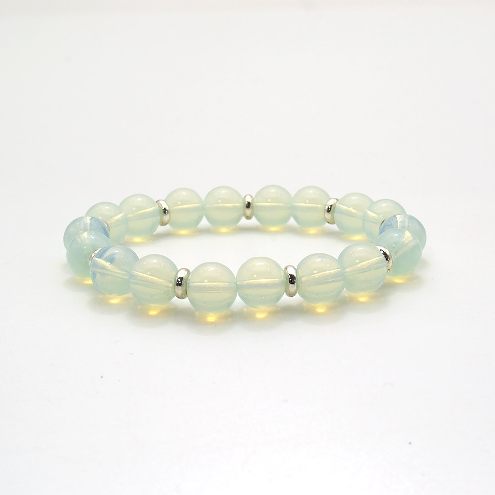 Фото товара браслет из луного имитации 10 мм с фурнитурой "кольцо"