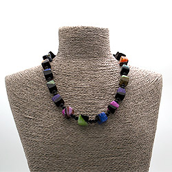 Бусы из агата черного с кварцем цветным кубик 13*13 мм