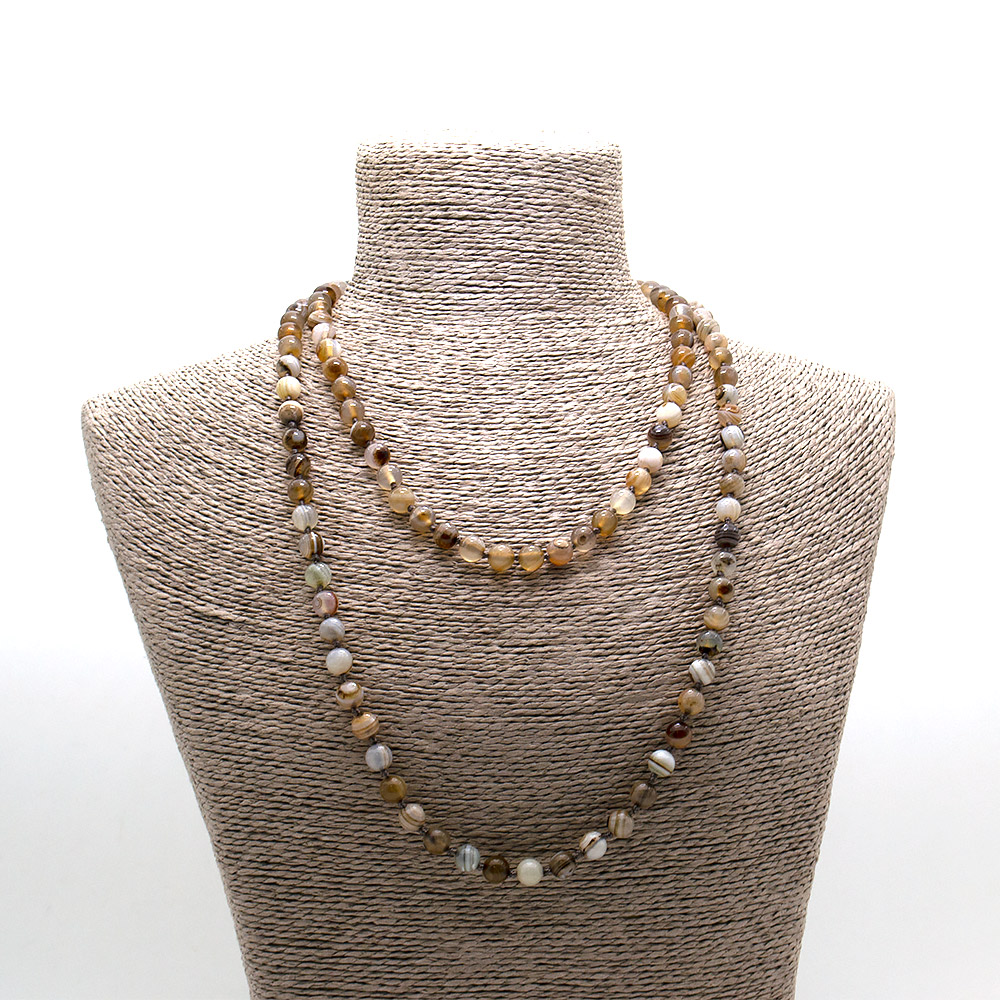 Фото товара бусы из агата тонированного коричнево-серого шар 