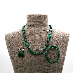 Бусы,браслет,серьги из малахита имитации с цирконом овал