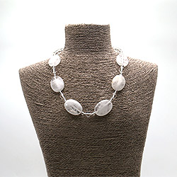 Бусы из горного хрусталя таблетка 35*25 мм