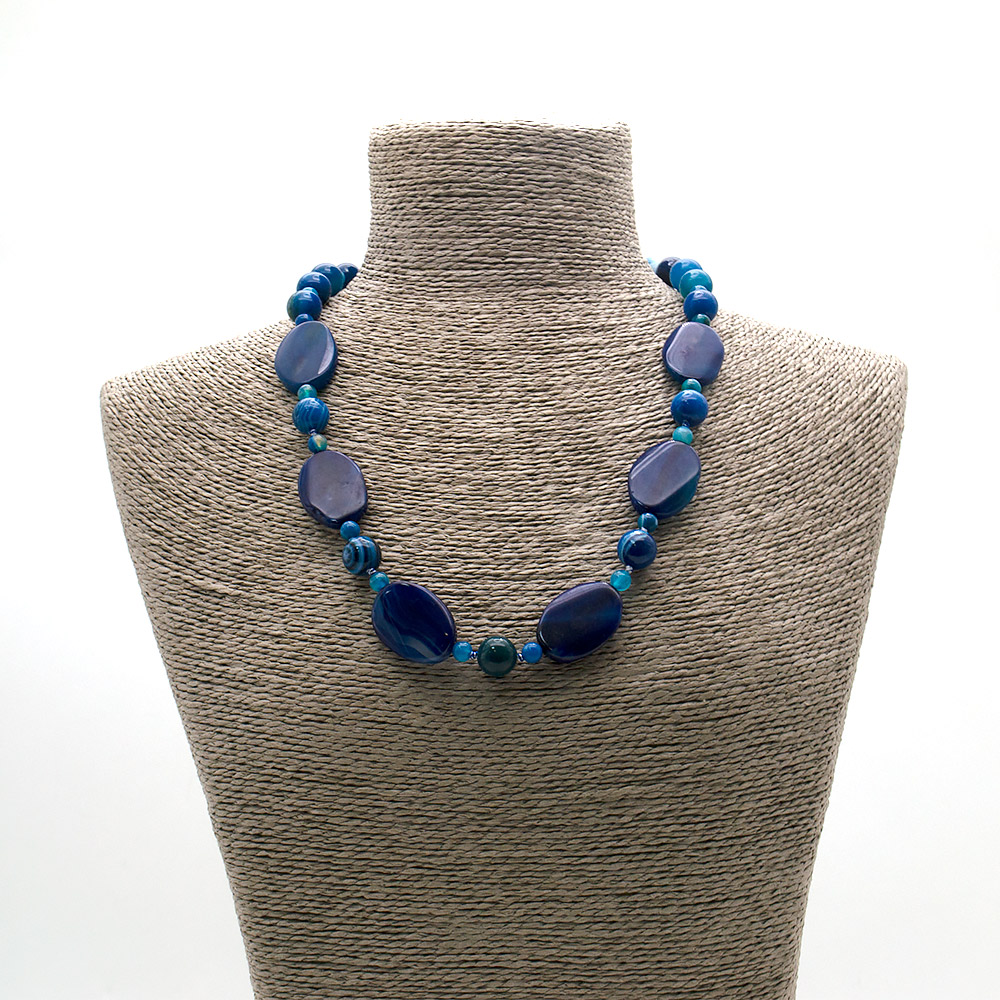 Фото товара бусы из агата тонированного синего таблетка 30*20 мм