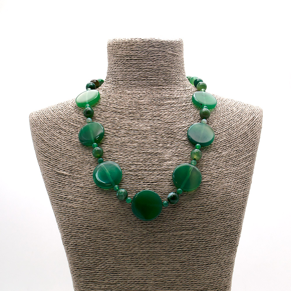 Фото товара бусы из агата тонированного зеленого таблетка круглая 32 мм