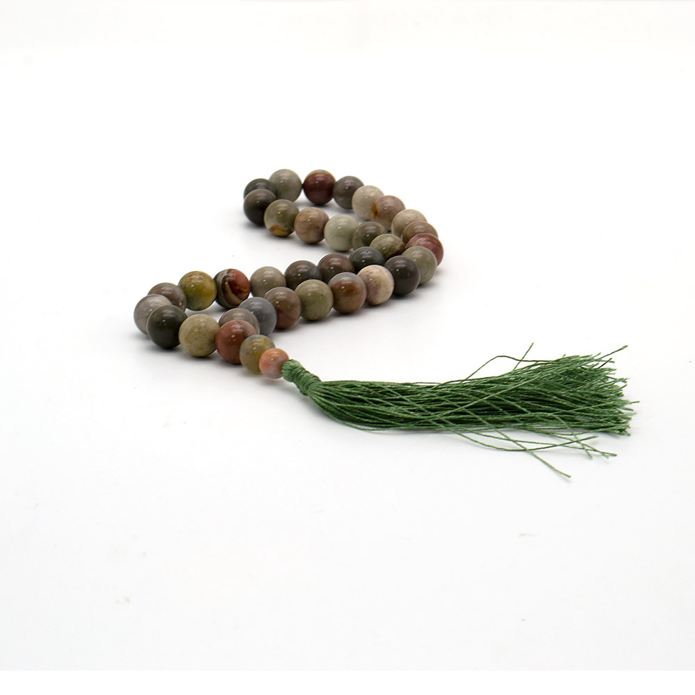 Фото товара четки из яшмы уральской 12 мм 33 бусины