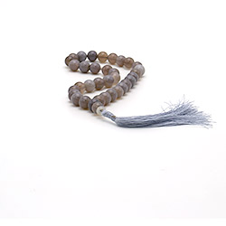 Фото товара четки из агата серого 12 мм 33 бусины