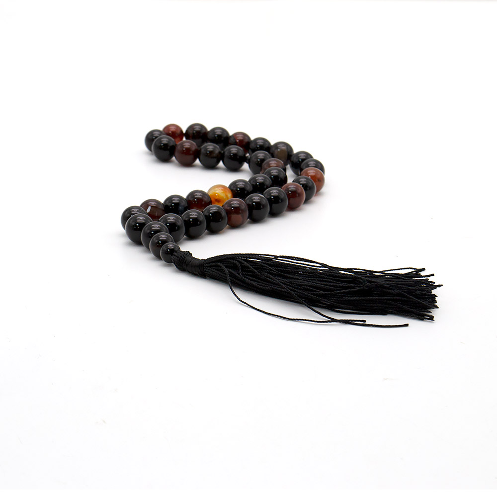 Фото товара четки из сердолика темного 12 мм 33 бусины