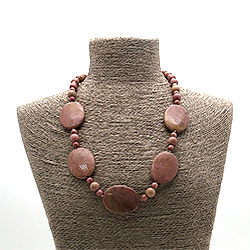 Бусы из родонита розового таблетка