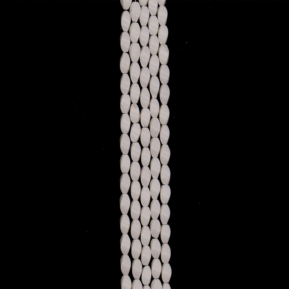 Фото товара кахолонг белый виток 16*8 мм