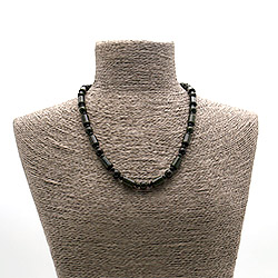 Бусы из змеевика цилиндр