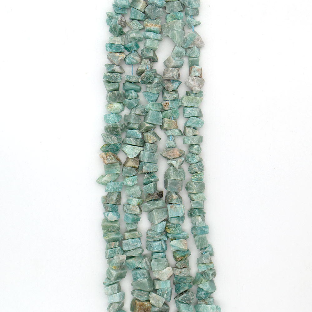 Фото товара амазонит крошка необработанная 15*8 мм