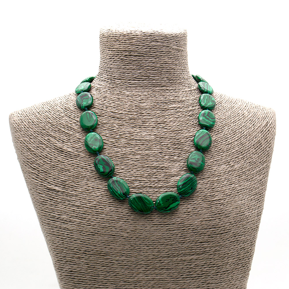 Фото товара бусы из малахита имитации таблетка овальная