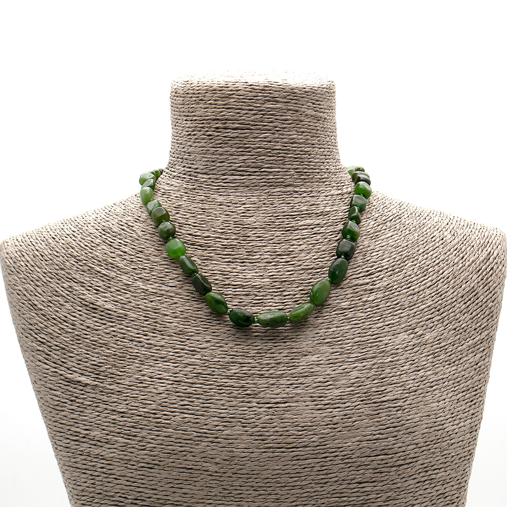 Фото товара бусы из нефрита галтовка