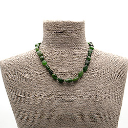 Бусы из нефрита галтовка