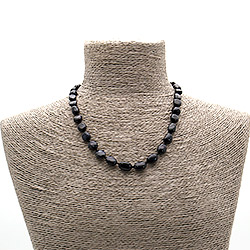 Бусы из соколиного глаза галтовка