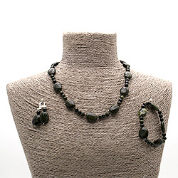 Бусы,браслет,серьги из змеевика таблетка