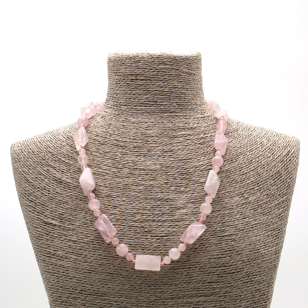 Фото товара бусы из розового кварца прямоугольник с гранями