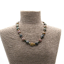 Бусы из яшмы зеленой квадрат граненый