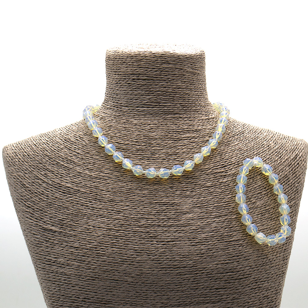 Фото товара бусы,браслет из лунного камня имитации крупная грань