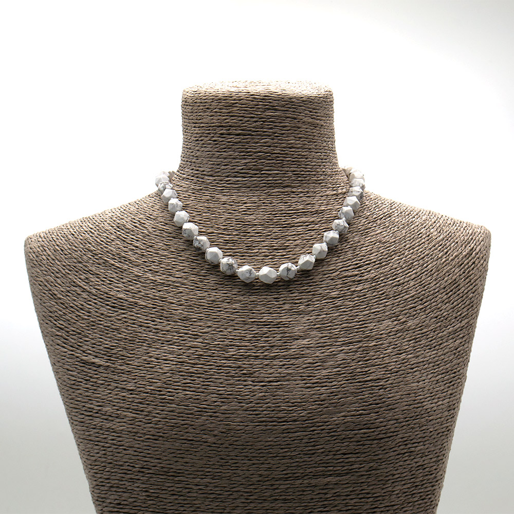 Фото товара бусы из кахолонга крупная грань