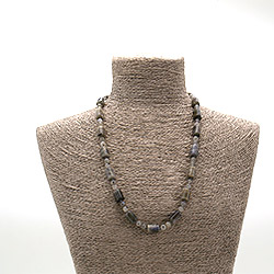 Бусы из лабрадора цилиндр трехсторонний