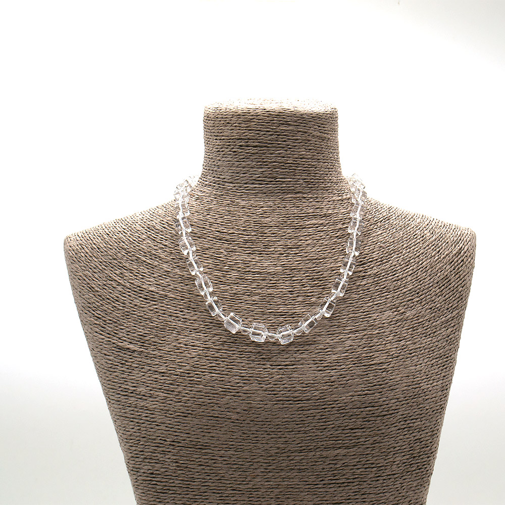 Фото товара бусы из горного хрусталя куб 8*8 мм