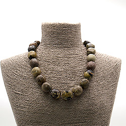 Бусы из яшмы черепаховой галтовка