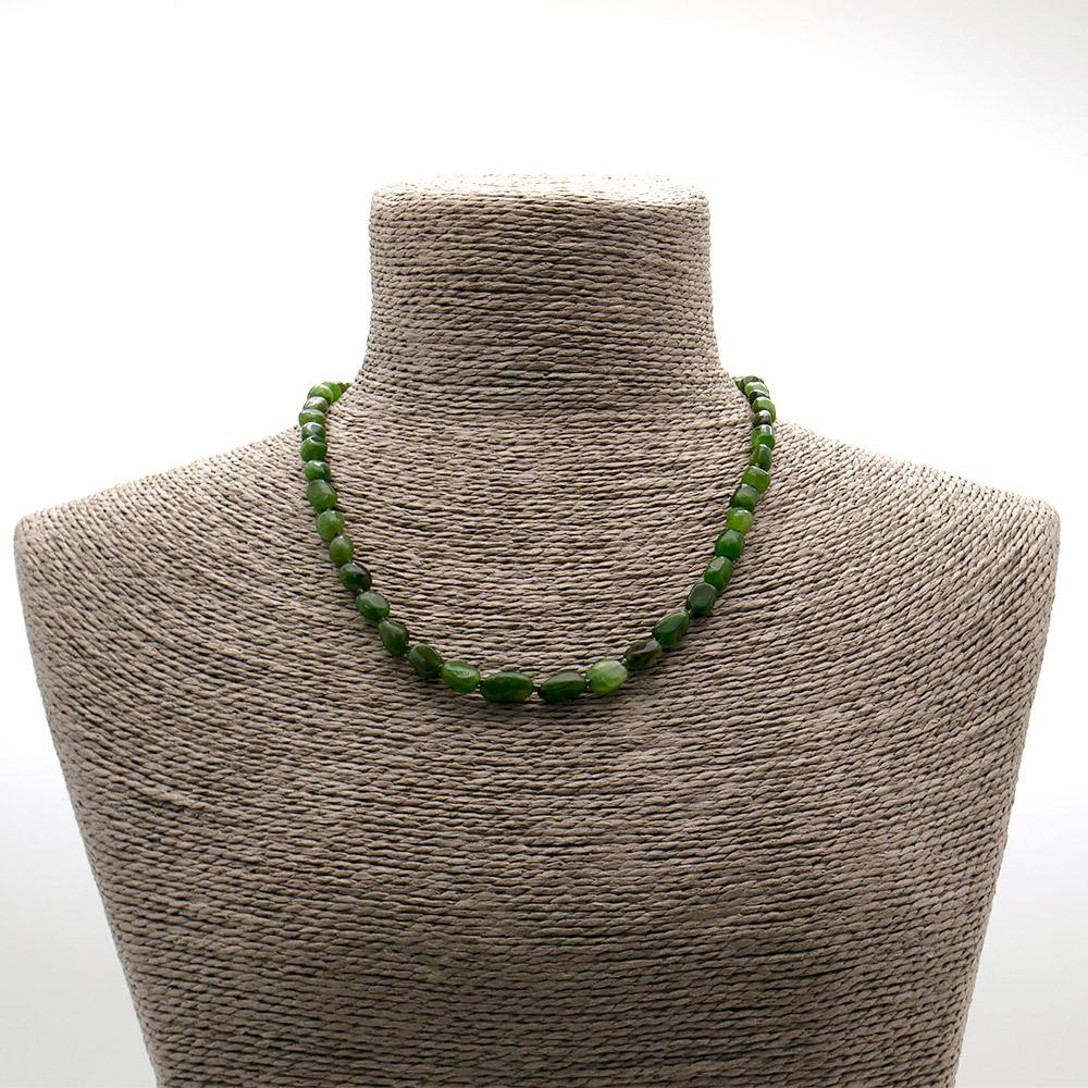 Фото товара бусы из нефрита галтовка 6*8 мм