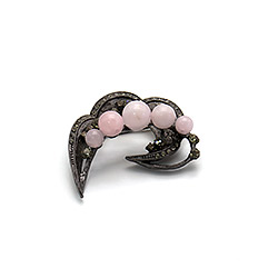 Брошь "Корона 5 шариков" розовый кварц А0089