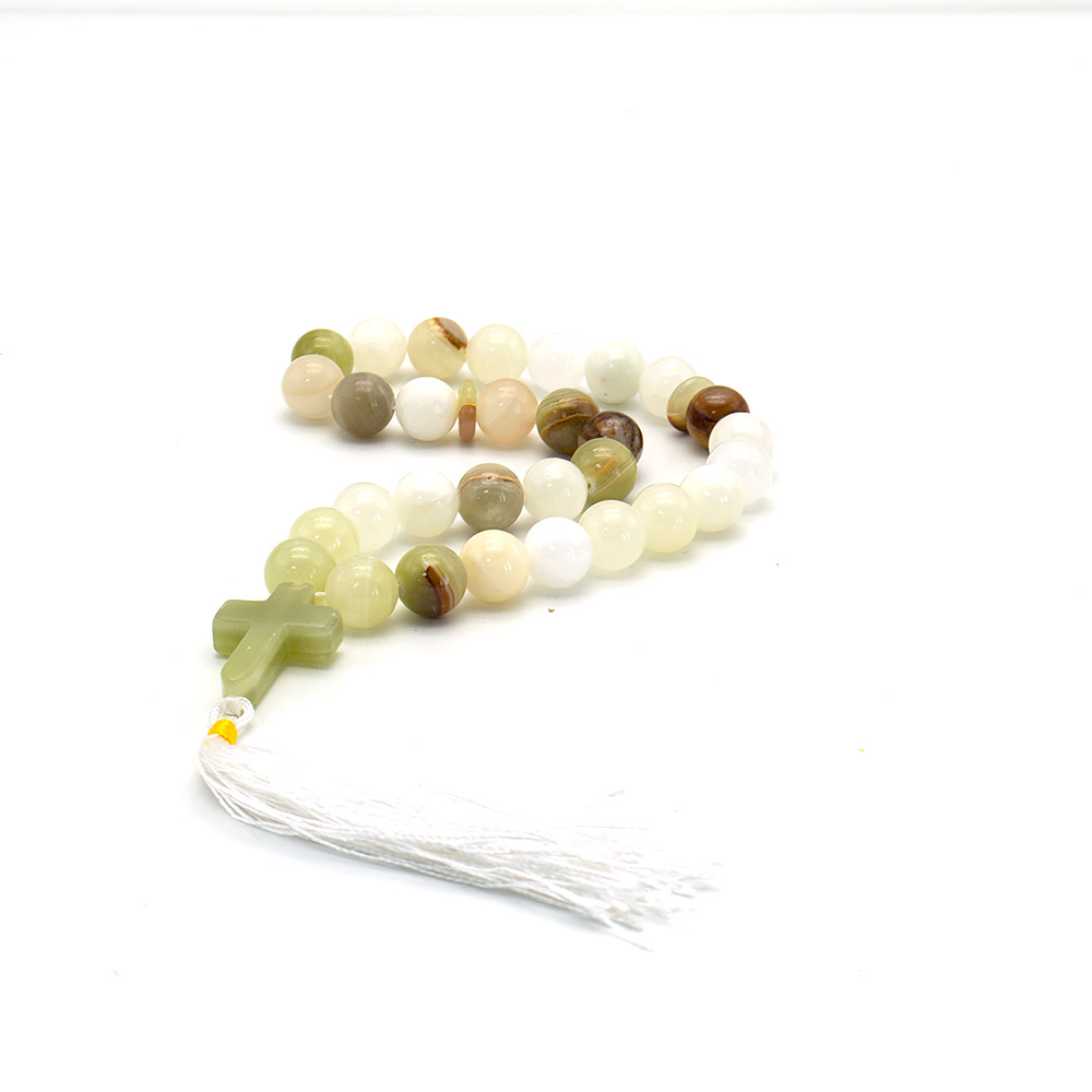 Фото товара четки с крестом из оникса белого 12 мм 30 бусин