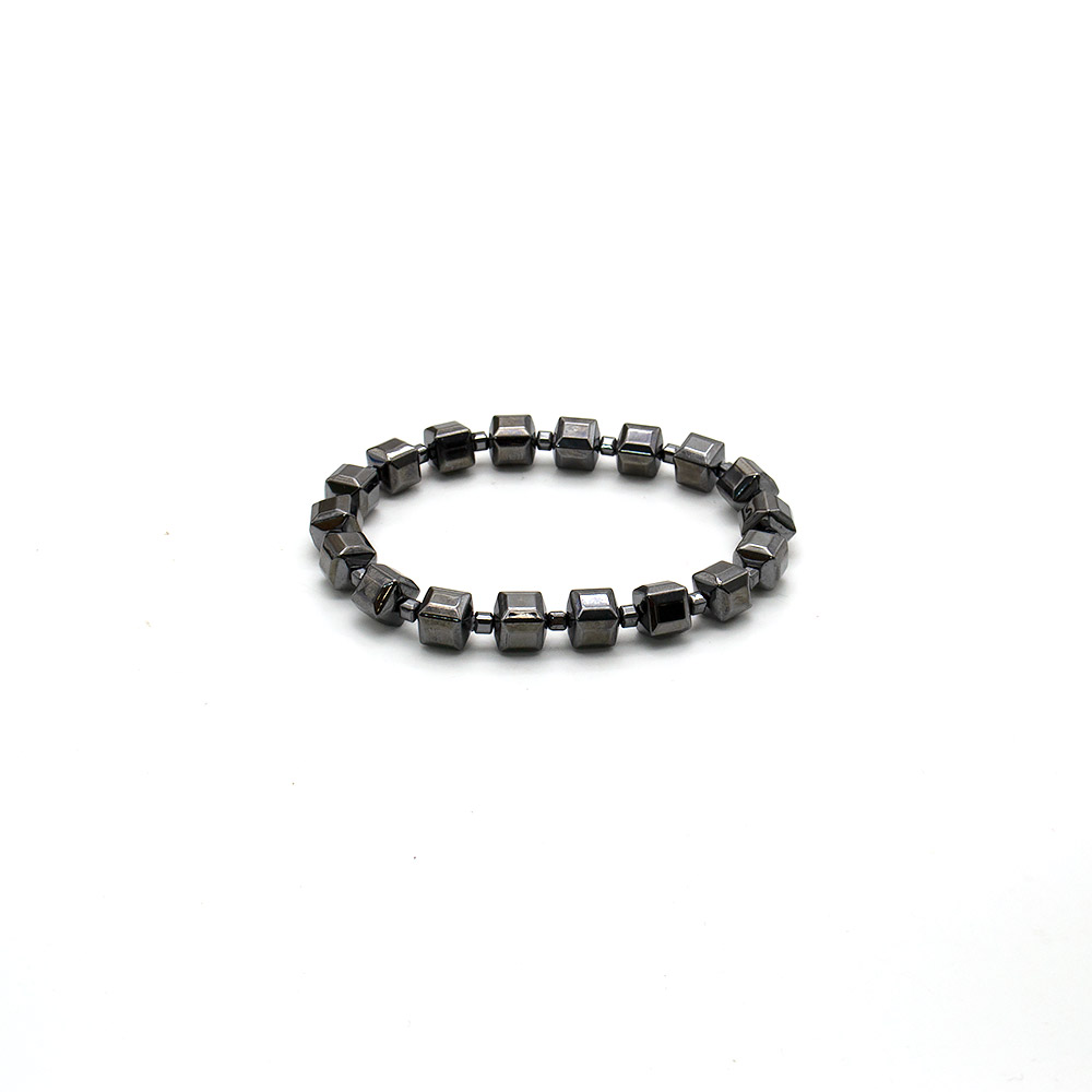 Фото товара браслет из гематита кубик с гранями 8 мм