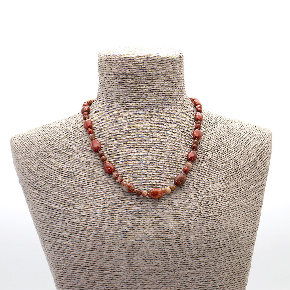 Фото товара бусы из яшмы кирпичной таблетка овальная