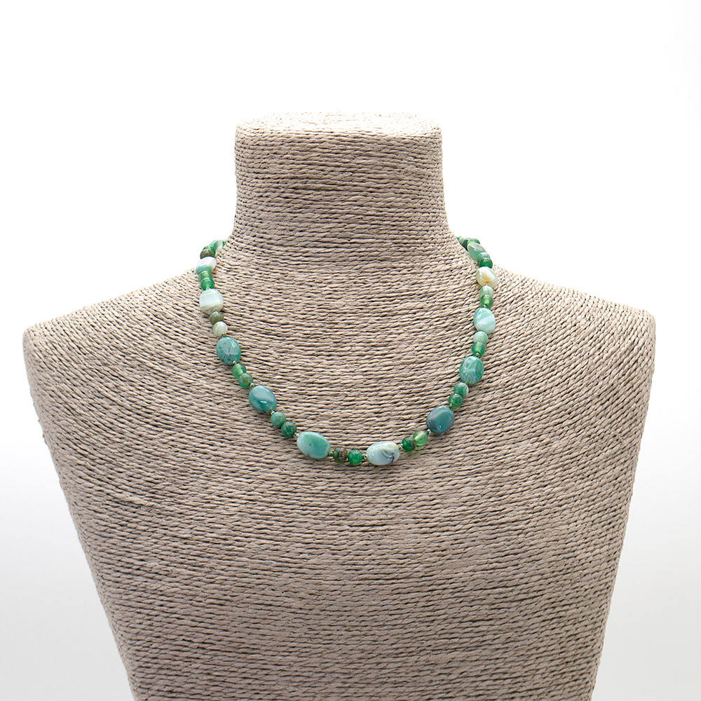 Фото товара бусы из агата зеленого таблетка овальная 14*10 мм