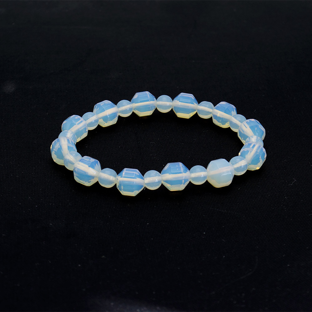 Фото товара браслет из лунного камня имитации биконус10 мм