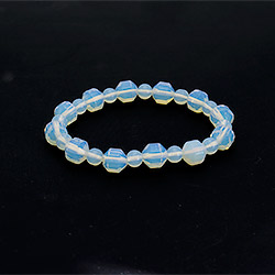 Браслет из лунного камня имитации биконус10 мм