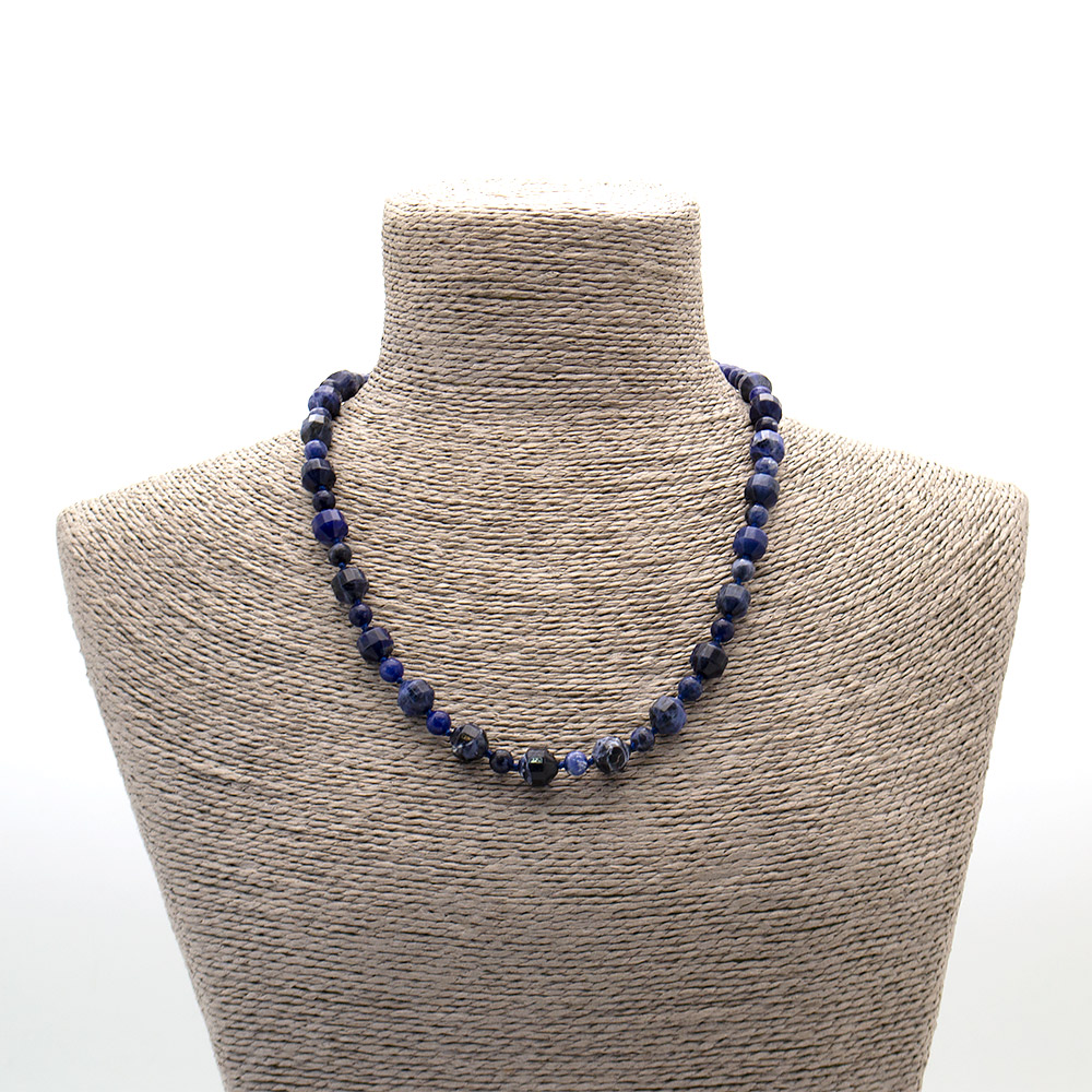 Фото товара бусы из содалита темного биконус граненый