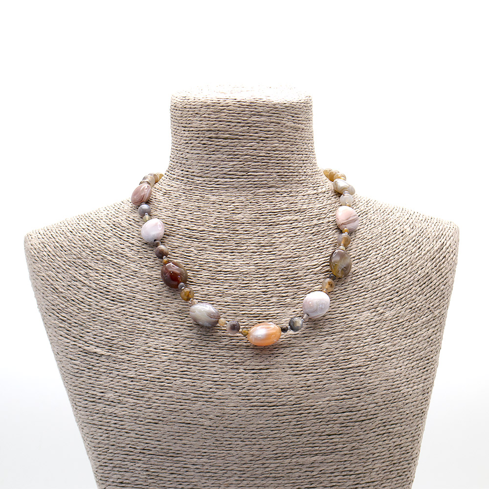 Фото товара бусы из агата ботсвана галтовка 18*12 мм