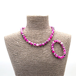 Бусы,браслет из кальцита пигментированного фуксия с черным шар