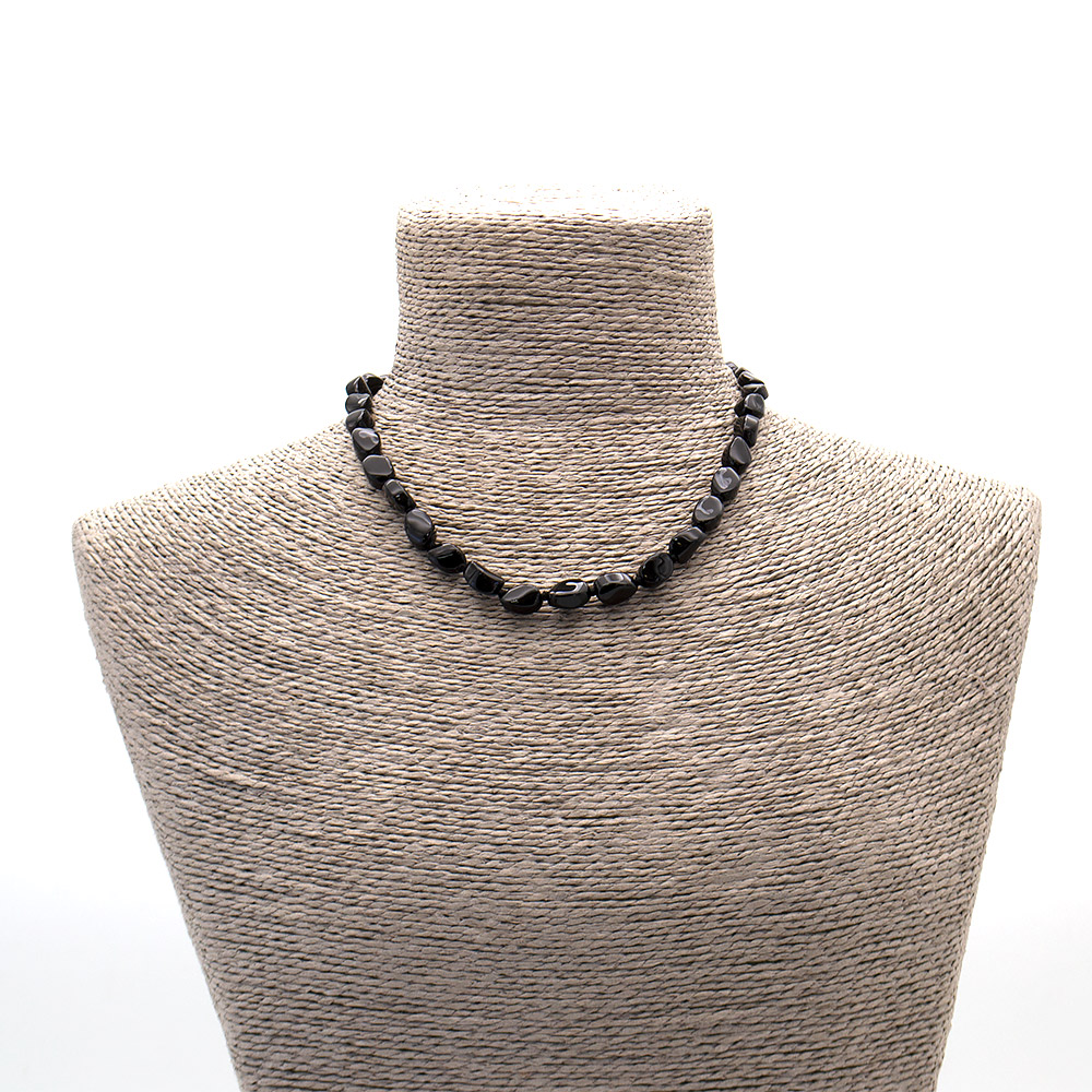 Фото товара бусы из агата черного виток