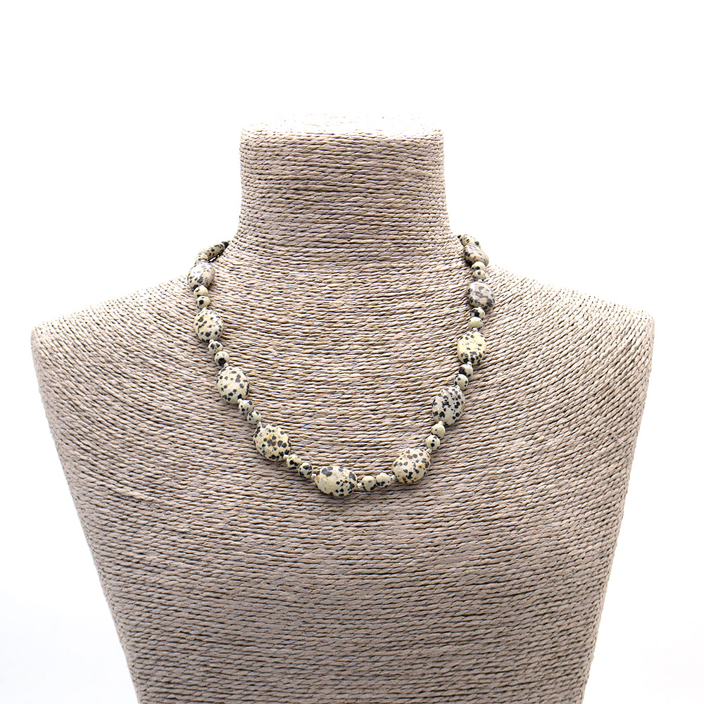 Фото товара бусы из яшмы перепелиной таблетка овальная