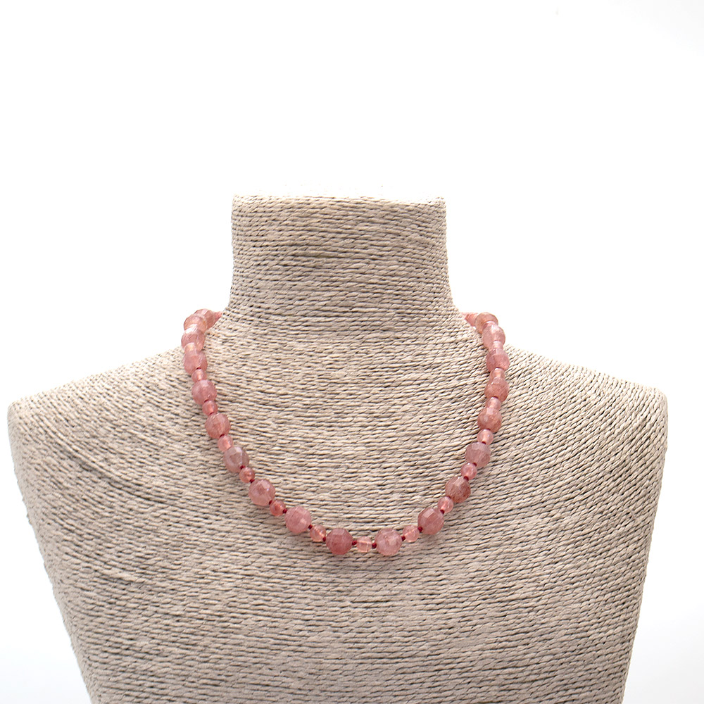 Фото товара бусы из земляничного кварца биконус граненый 10 мм