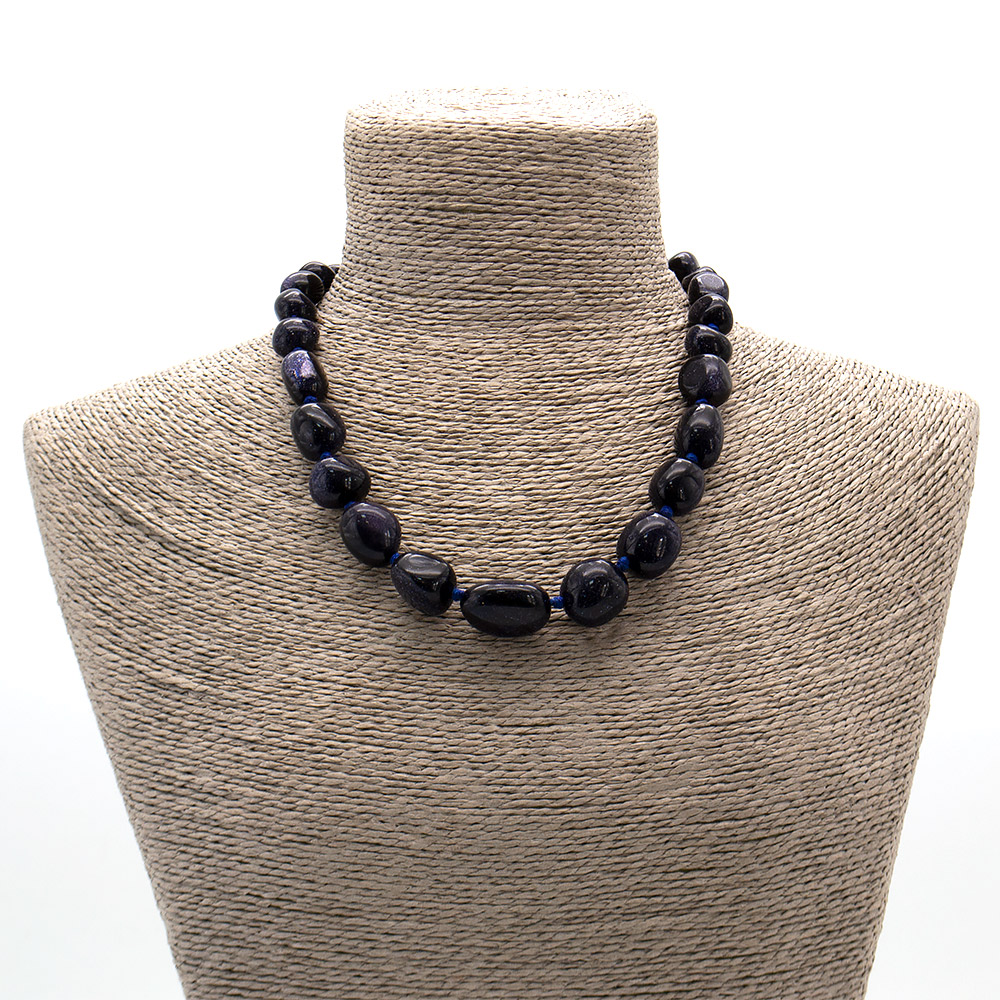 Фото товара бусы из авантюрина синтетического синего галтовка на увеличение