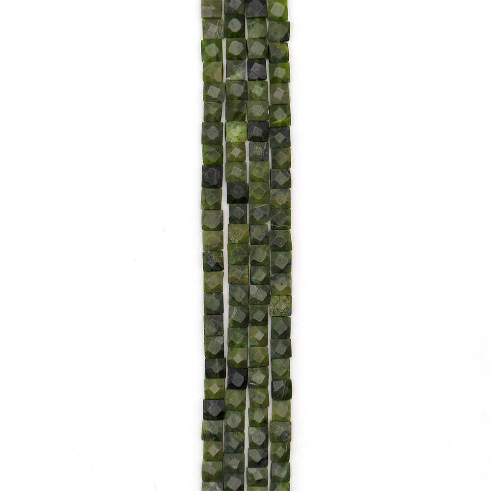 Фото товара нефрит квадрат 10 мм с гранями