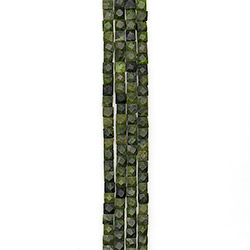 Нефрит квадрат 10 мм с гранями