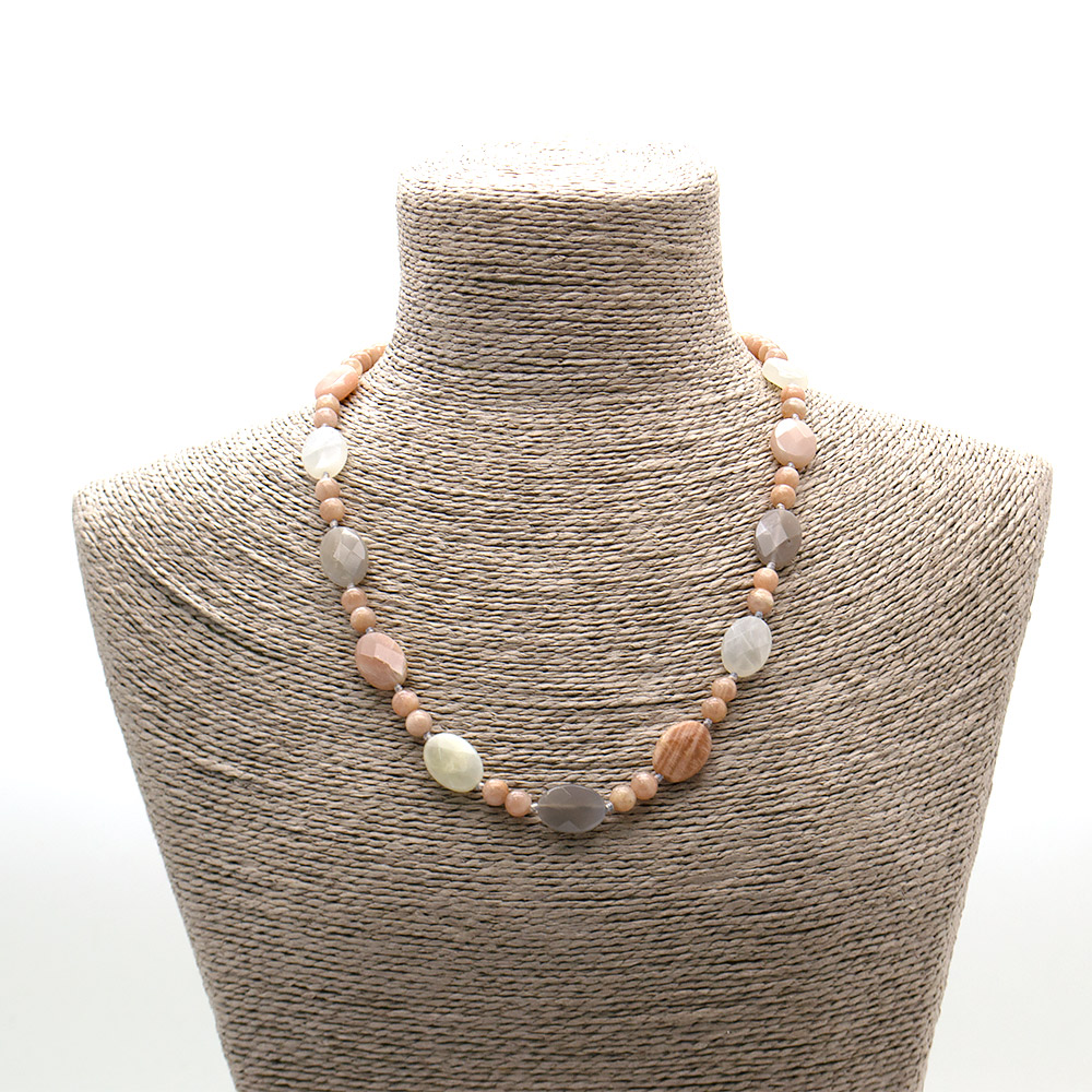 Фото товара бусы из солнечного камня с адуляром таблетка овальная граненая