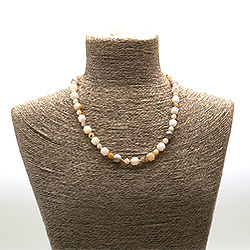 Бусы из опала розового биконус граненый