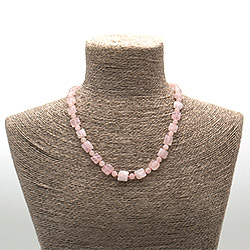 Бусы из розового кварца квадрат граненый