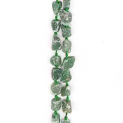 Авантюрин зеленый натура галтовка необработанная 25*23 мм