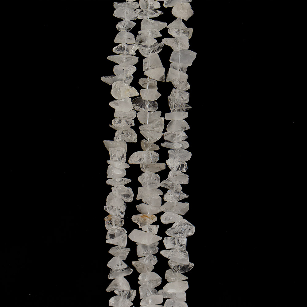 Фото товара горный хрусталь крошка неполированная 28*12 мм