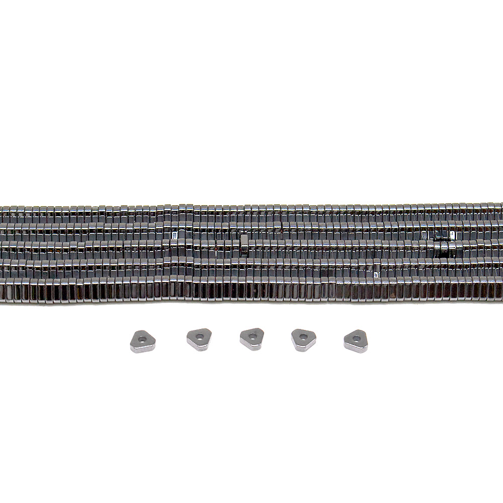 Фото товара гематит разделитель треугольный 4*1 мм